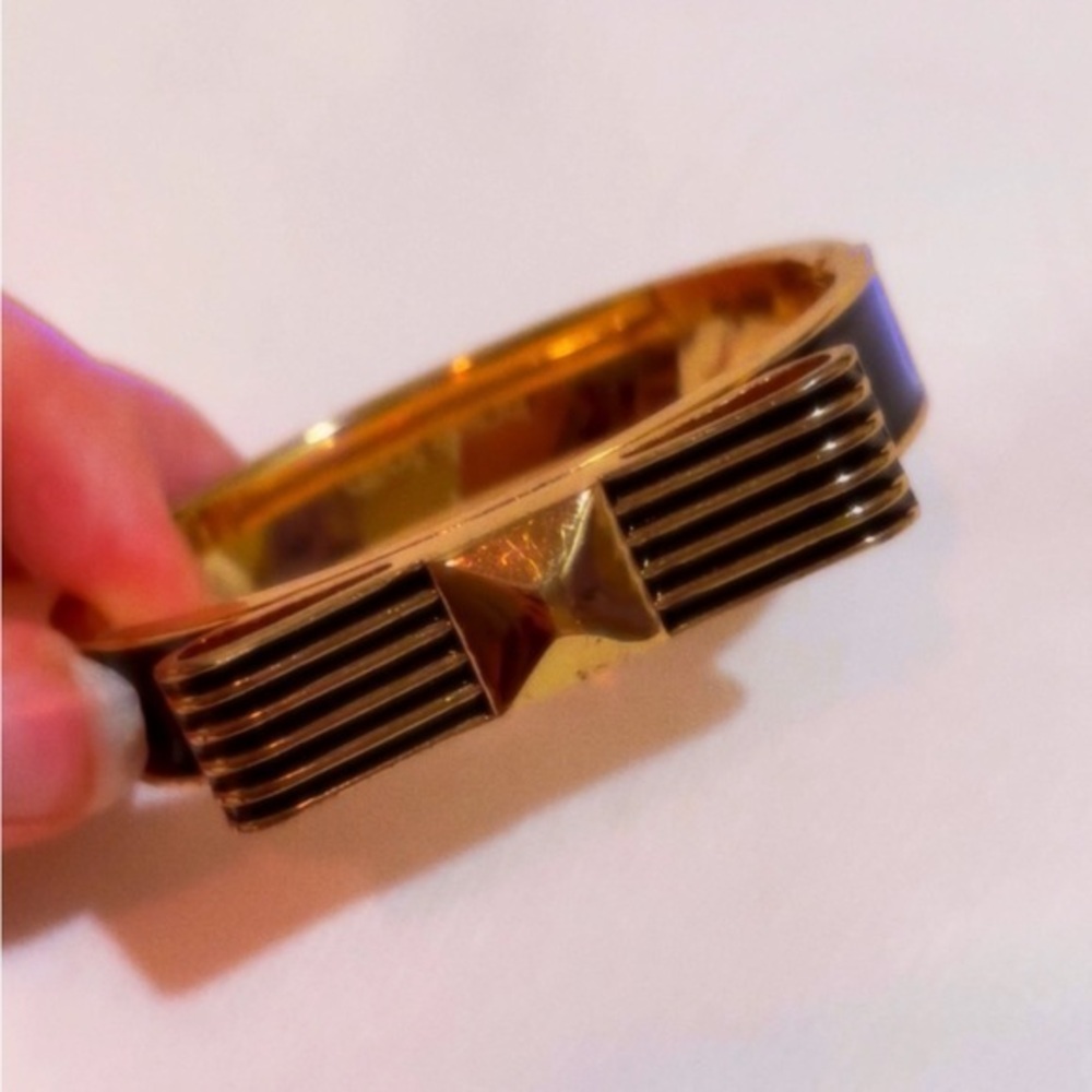 Gold and Black Bracelet Band clasp with engraved gold and bow